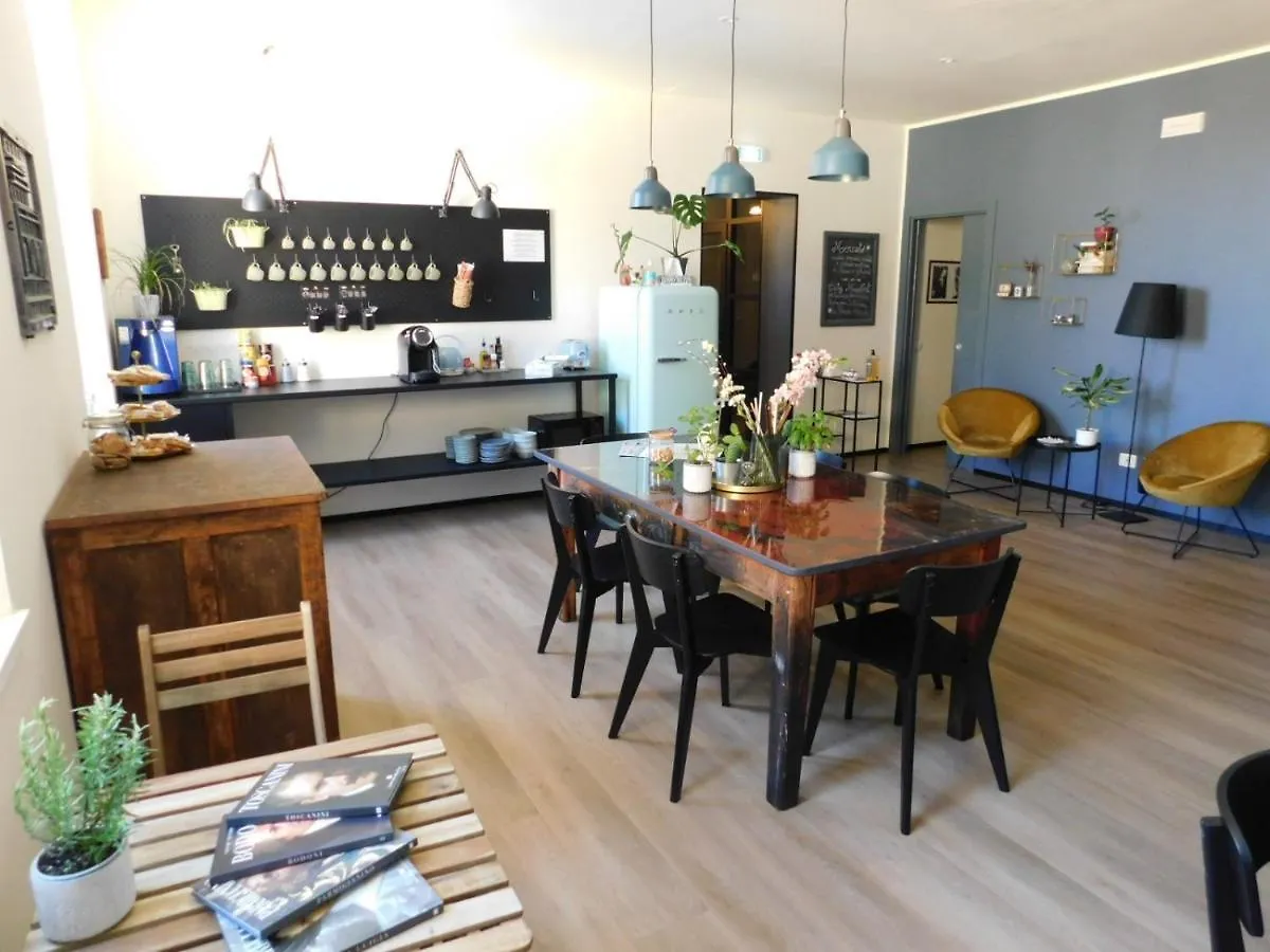Piumaviola Beds & Apartments Parma